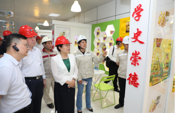 国家粮食和物资储备局副局长梁彦一行赴我市调研指导粮食质量安全工作1220.png 必赢(中国)官方网站